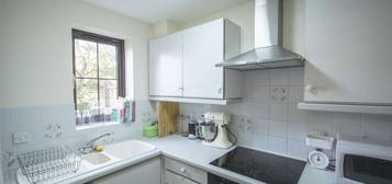 1 bedroom semi-detached house to rent