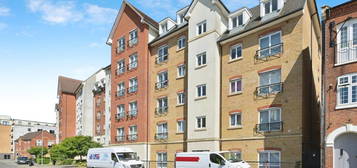 Flat for sale in St. Andrews Street, Northampton NN1