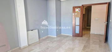 Dúplex en venta en Cristóbal Colón, Torredonjimeno