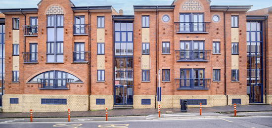 Flat for sale in Farthing Court, 60 Graham Street, Jewellery Quarter B1