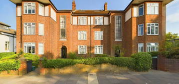 Property for sale in Warwick Road, Tewkesbury Court Warwick Road N11