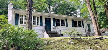 66 Mile Rd, Suffern, NY 10901