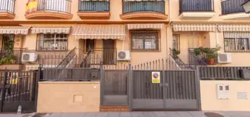 Chalet adosado en calle de Miguel R&#xED;os