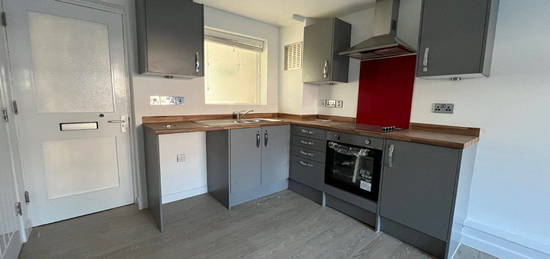 Flat to rent in Gloucester Grange, Newcastle, Staffordshire ST5