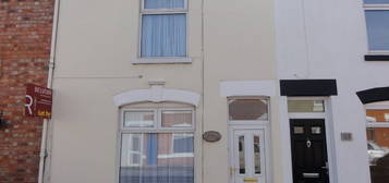 2 bed terraced house to rent