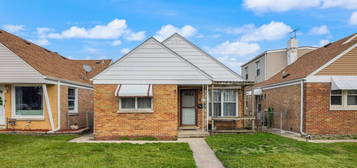 1831 N 20th Ave, Melrose Park, IL 60160