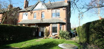 5 bedroom semi-detached house