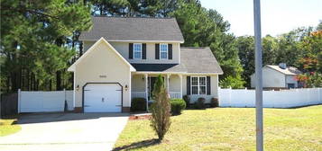 3205 Masters Dr, Hope Mills, NC 28348