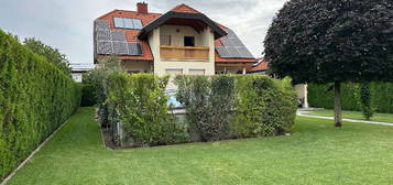 Privatverkauf: Top-ausgestattetes Einfamilienhaus mit Pool, Photovoltaik, Garage, Dichtbetonkeller, Balkon und Terrasse