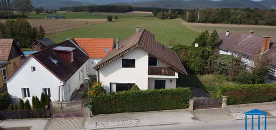 Sanierungsbedürftiges Einfamilienhaus im Bezirk Neunkirchen