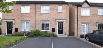 3 bedroom semi-detached house to rent