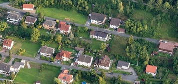 Einfamilien-Doppelhaushälfte, Garten und Garage