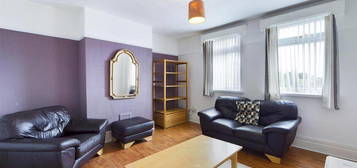 3 bedroom flat to rent