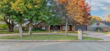 1407 Lynnwood Dr, Elk City, OK 73644