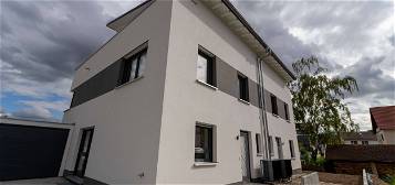 Erstbezug: Freundliche 5-Zimmer-Doppelhaushälfte mit gehobener Innenausstattung in Bad Krozingen
