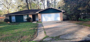 131 Fox Run Dr, Jackson, MS 39212