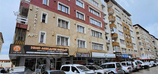 REMAX İLKE'DEN ŞEHİR MERKEZİNDE 3+1 KİRALIK DAİRE