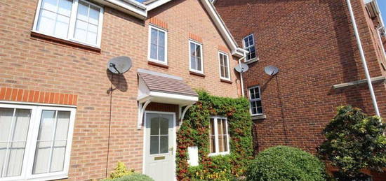 End terrace house to rent in Loxley Way, Brough HU15