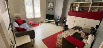 Studio meublé  à louer, 1 pièce, 15 m², Étage 3/–