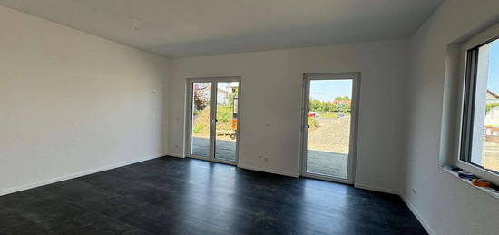 von Privat, 4-Raum-Maisonette-Wohnung mit gehobener Ausstattung mit Terrasse und EBK in Hanau