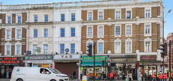 Flat to rent in Hammersmith Road, London W14