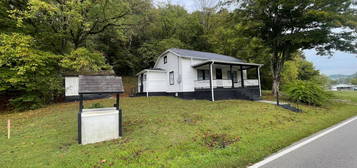 715 36th Hwy, Frenchburg, KY 40322