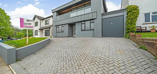 5 bedroom detached house