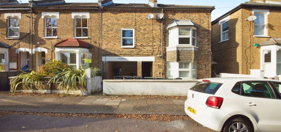 Flat for sale in 10 Gordon Road, London N11