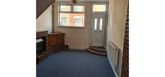 2 bed terraced house to rent