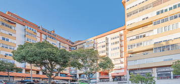 Arrendamento de Apartamento T2  na rua Doutor João de Barros, 9