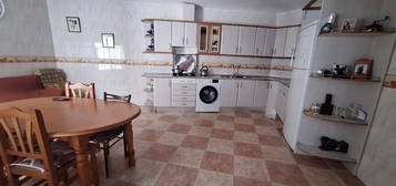 Chalet adosado en venta en  Centro, 8