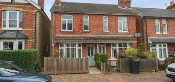 2 bedroom semi-detached house for sale