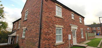 3 bed semi-detached house to rent