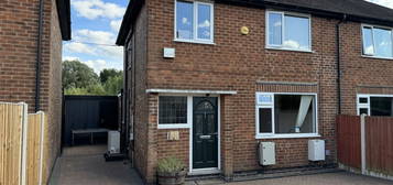 3 bed semi-detached house to rent