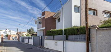 Casa en calle Floridablanca en Huétor Vega