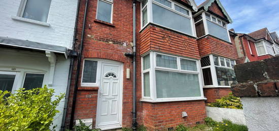 6 bed terraced house to rent