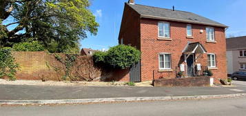 4 bed semi-detached house for sale