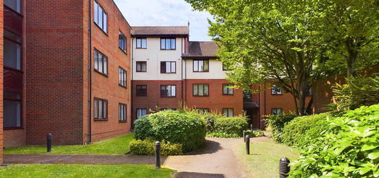 Flat for sale in Romana Court, Sidney Road, Staines TW18