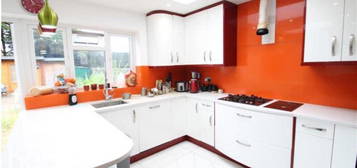 1 bedroom detached house to rent