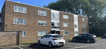 Flat to rent in Mitton Court, Mitton, Tewkesbury GL20