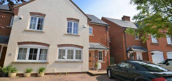 3 bedroom semi-detached house