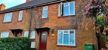 5 bedroom semi-detached house to rent