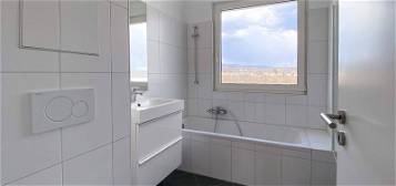 Moderne 3-Zi-Wohnung mit Badewanne & XXL-Sonnenbalkon