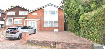 5 bedroom detached house