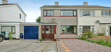 3 bed semi-detached house for sale