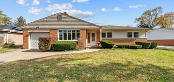 101 N  Forrest Ave, Arlington Heights, IL 60004