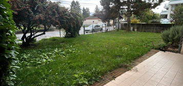 T2 ( 55 m2) meublé + jardin de 160 m2 + place privé