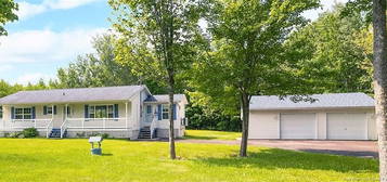 65 Smith Rd, Burton, NB E2V 3V1