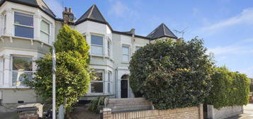 Flat for sale in Wightman Road, London N8