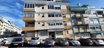 Arrendamento de Apartamento T3  na avenida Duque de Loulé